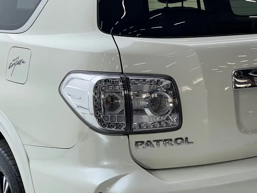 Nissan Patrol — миниатюра 40