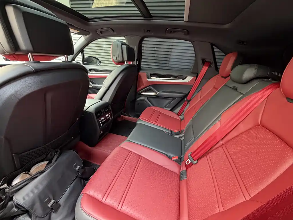 Porsche Cayenne — миниатюра 5