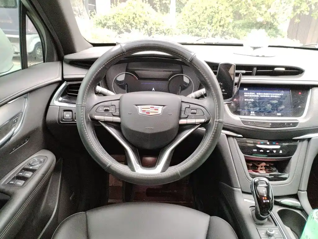 Cadillac XT6 — миниатюра 3