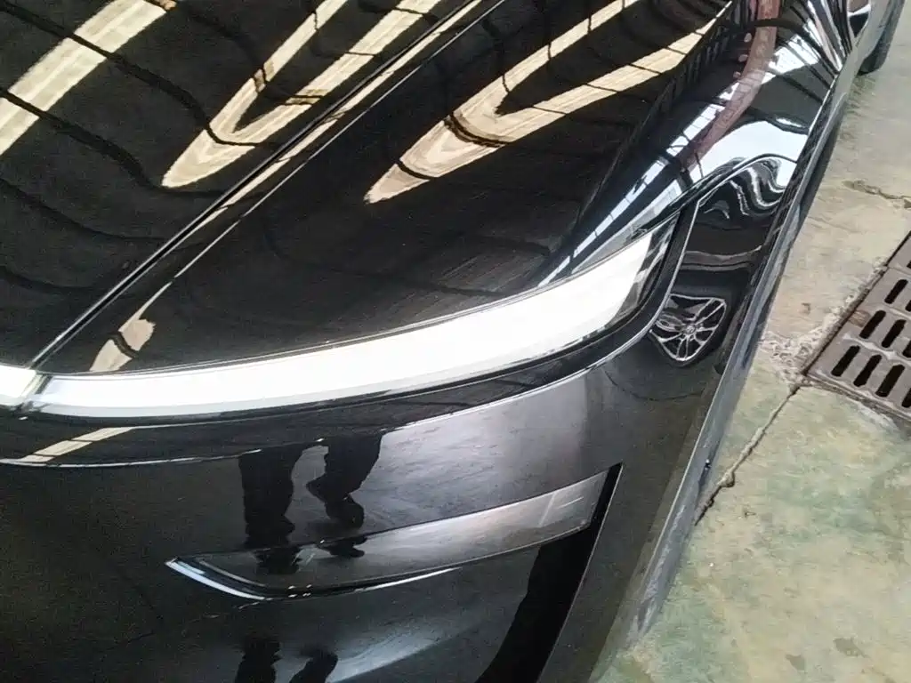 Tesla Model Y — миниатюра 24