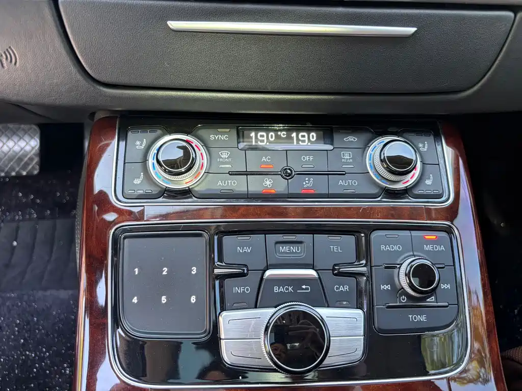 Audi A8 — миниатюра 15