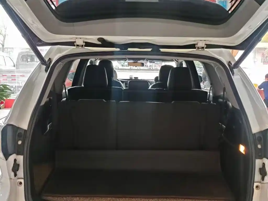 Toyota Highlander 2015 2.0T Luxury 7 мест