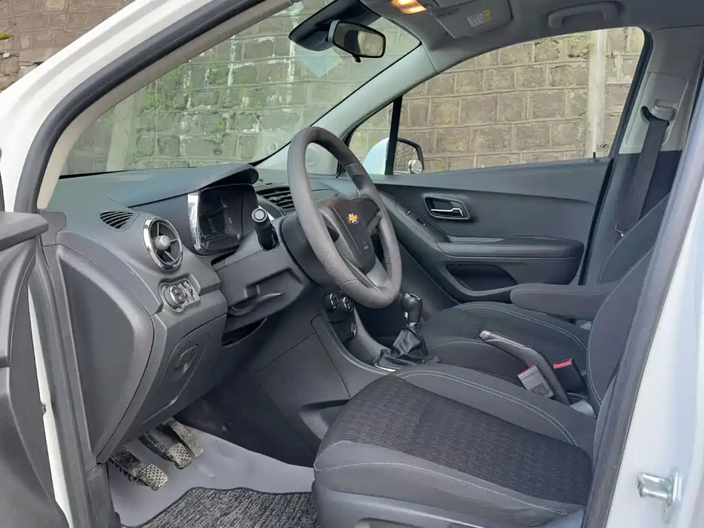 Chevrolet Trax 1.4T Manual 2WD Comfort Type, фото 5