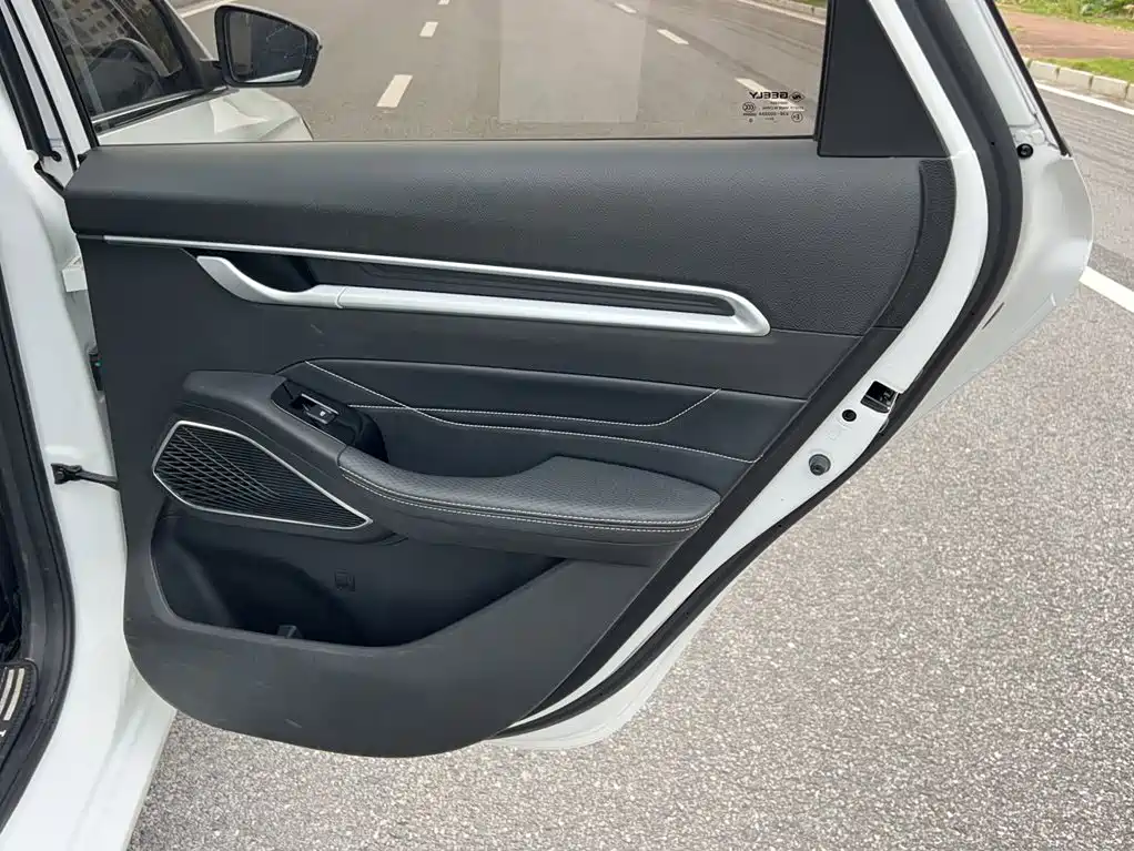 Geely Emgrand — миниатюра 14