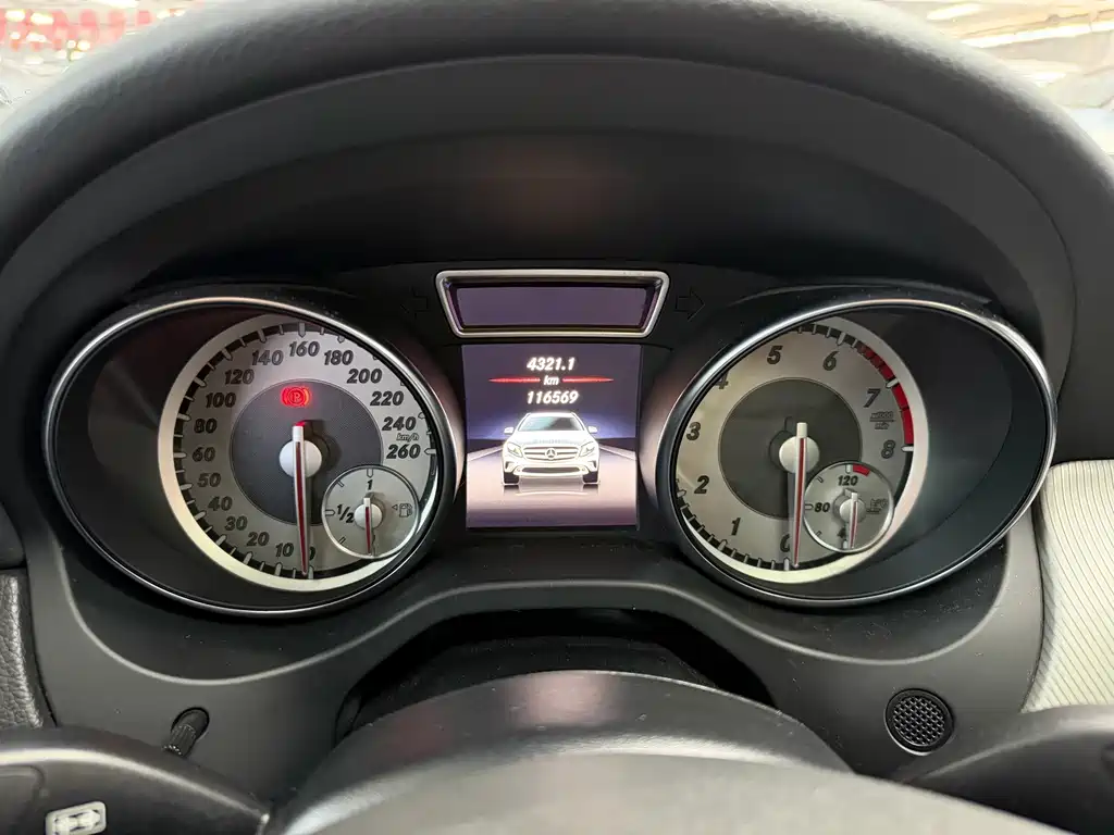 Mercedes-Benz GLA — миниатюра 8