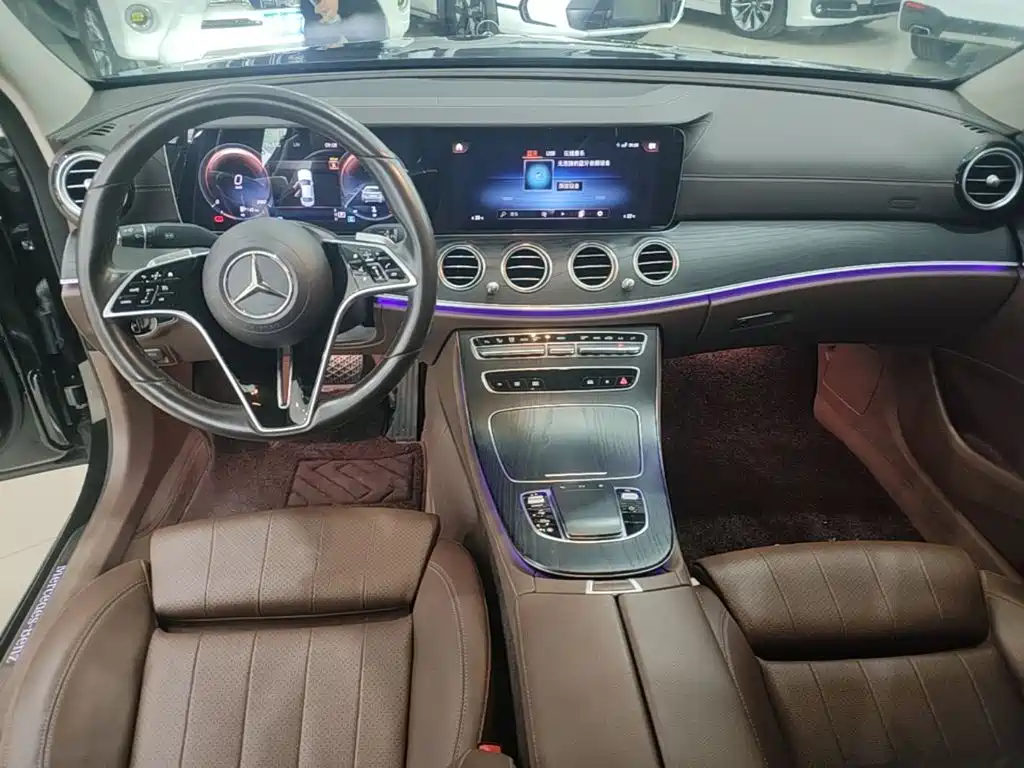 Mercedes-Benz E-Class — миниатюра 10
