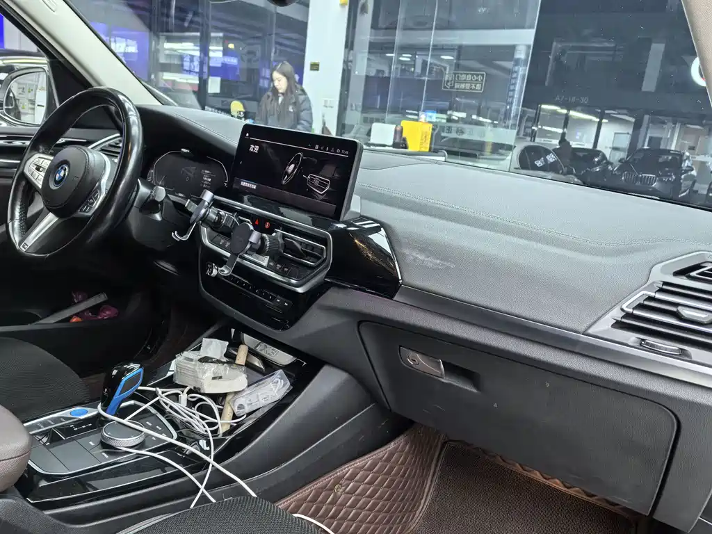 BMW iX3 — миниатюра 10