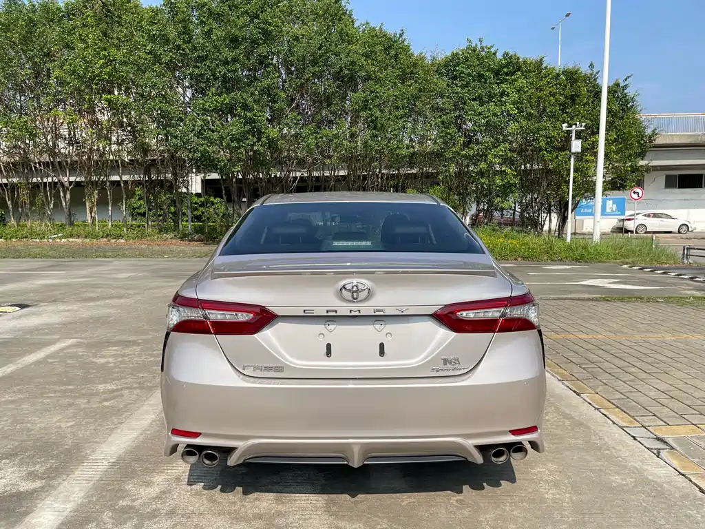 Toyota Camry - фото 13