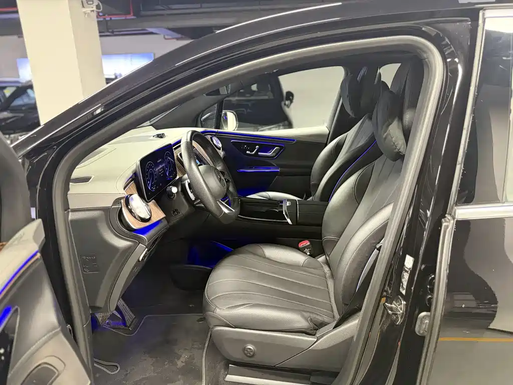 Mercedes-Benz EQE SUV — миниатюра 14
