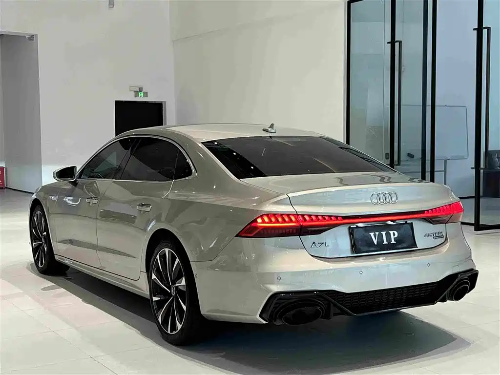 Audi A7L — миниатюра 9