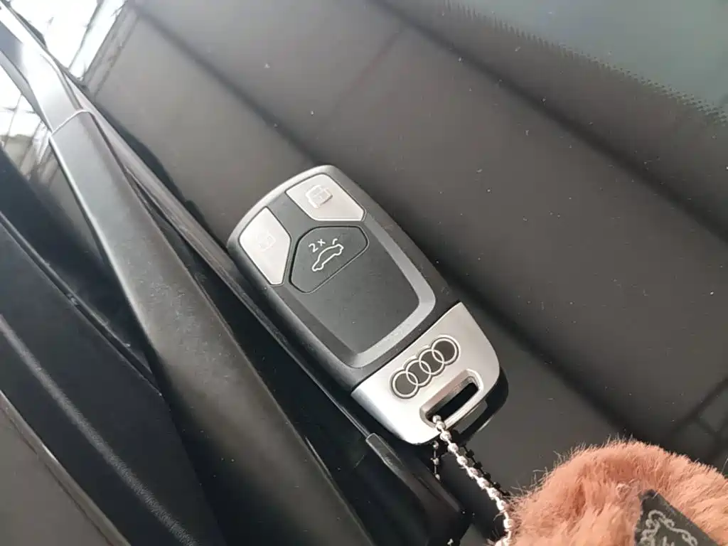 Audi Q7 — миниатюра 9