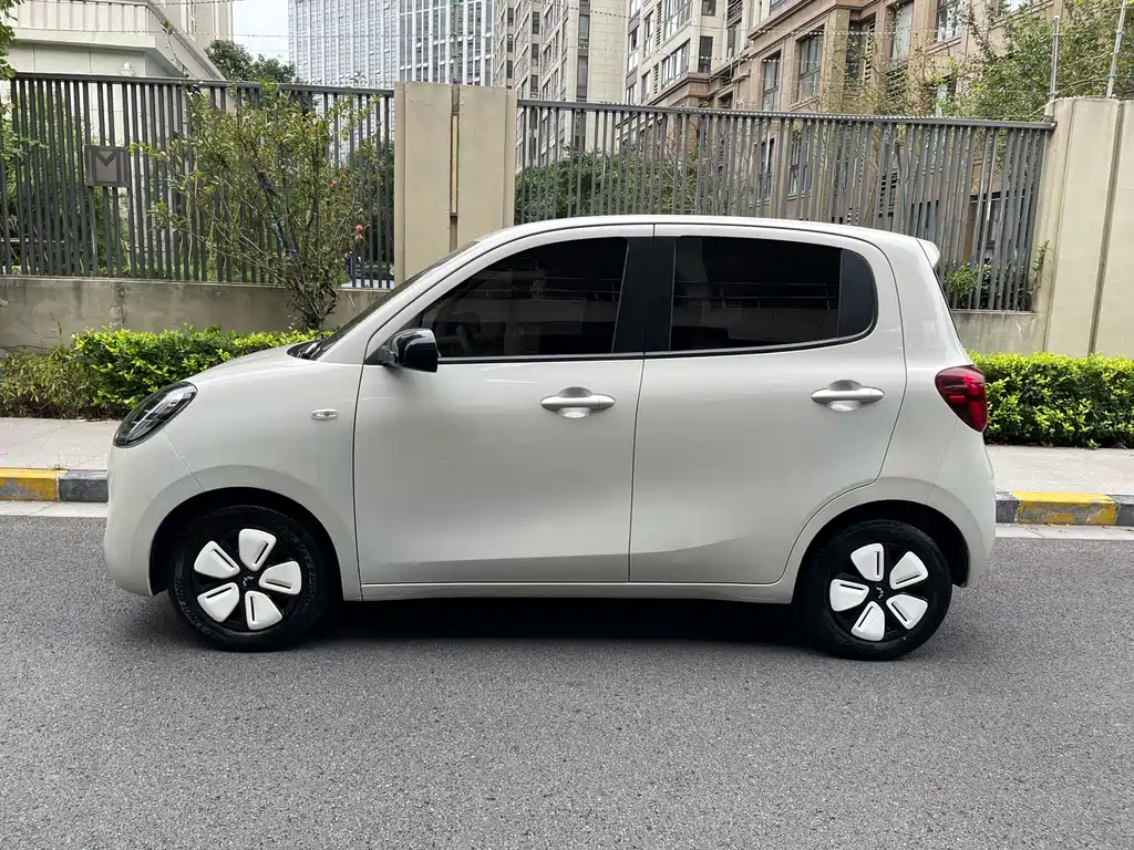 Wuling MINIEV — миниатюра 3