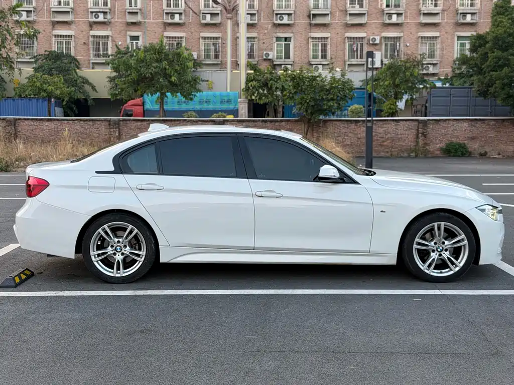 BMW 3 Series — миниатюра 4