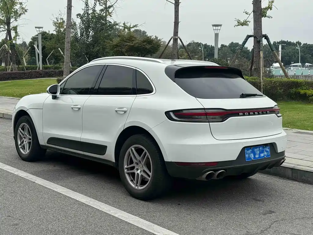 Porsche Macan — миниатюра 14