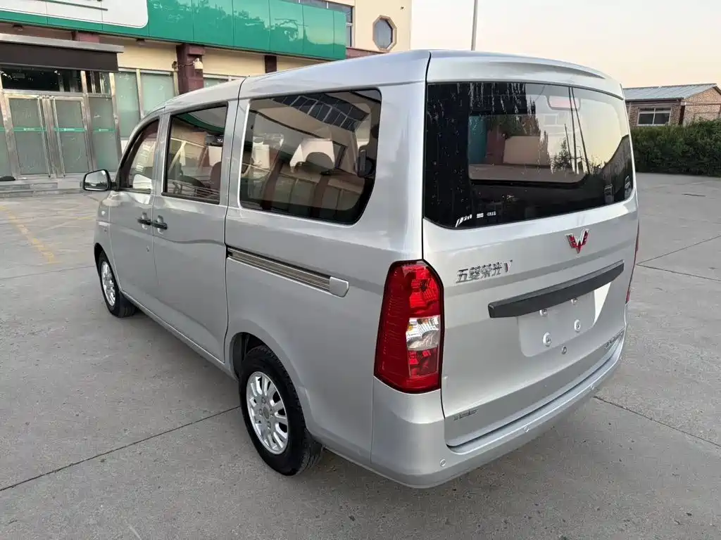Wuling Rongguang V — миниатюра 3