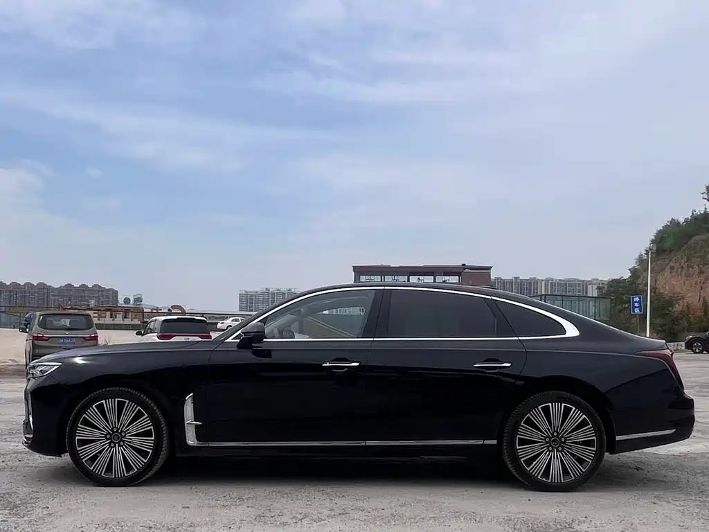 Hongqi H9 2025 2.0T Luxury 5 мест