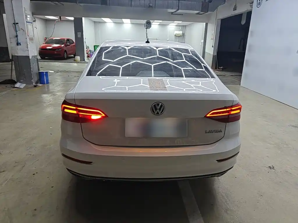 Volkswagen Lavida — миниатюра 6
