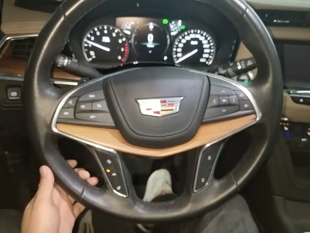 Cadillac XT5 — миниатюра 11