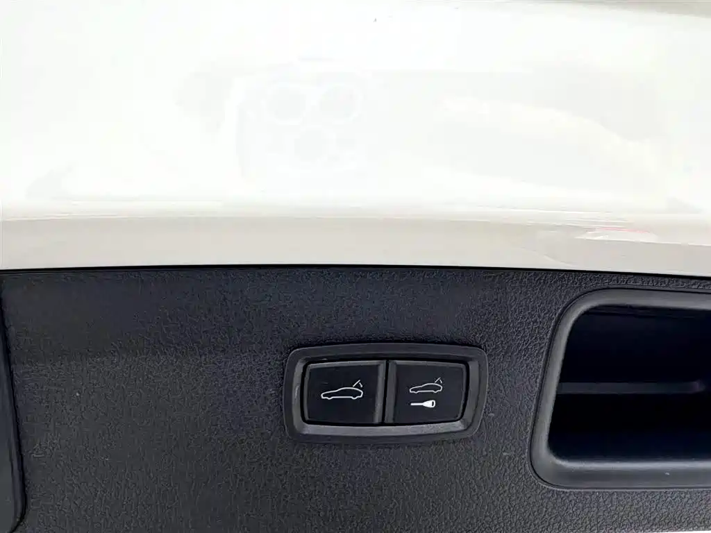 Porsche Macan — миниатюра 25