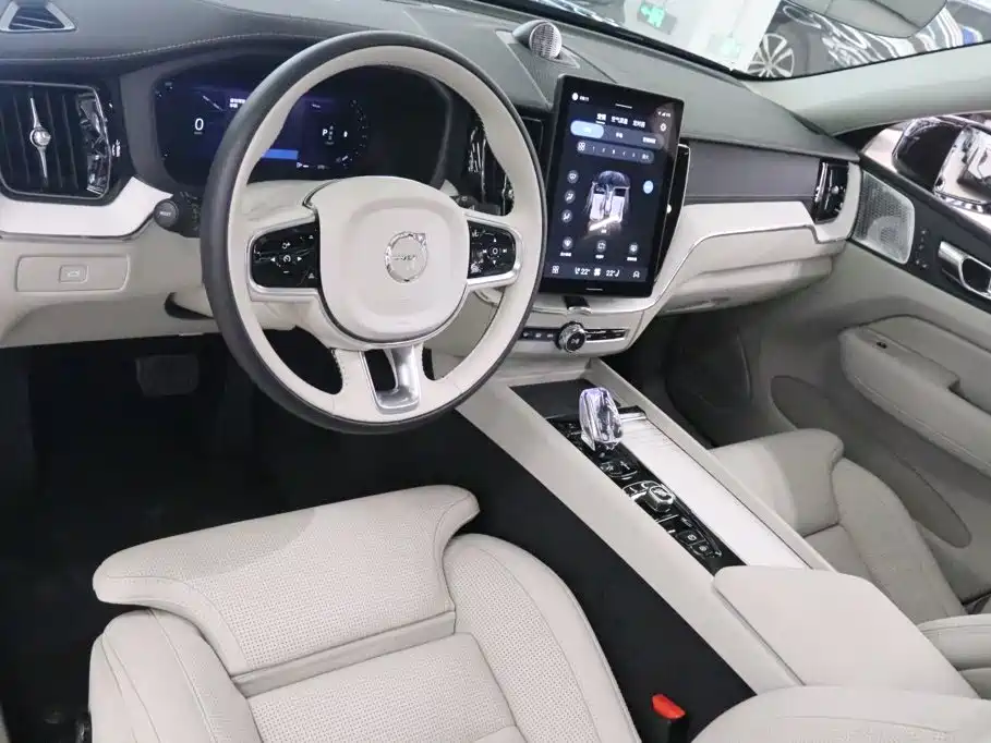 Volvo XC60 — миниатюра 10