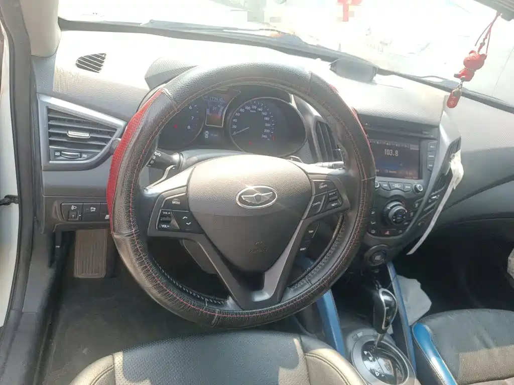Hyundai Veloster — миниатюра 11
