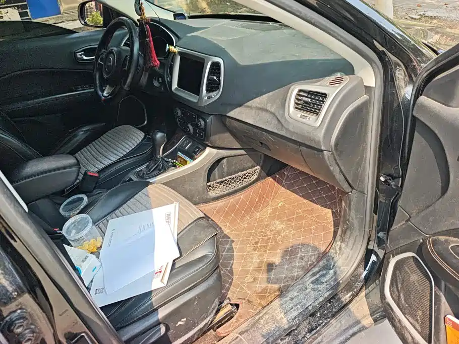 Jeep Compass — миниатюра 8