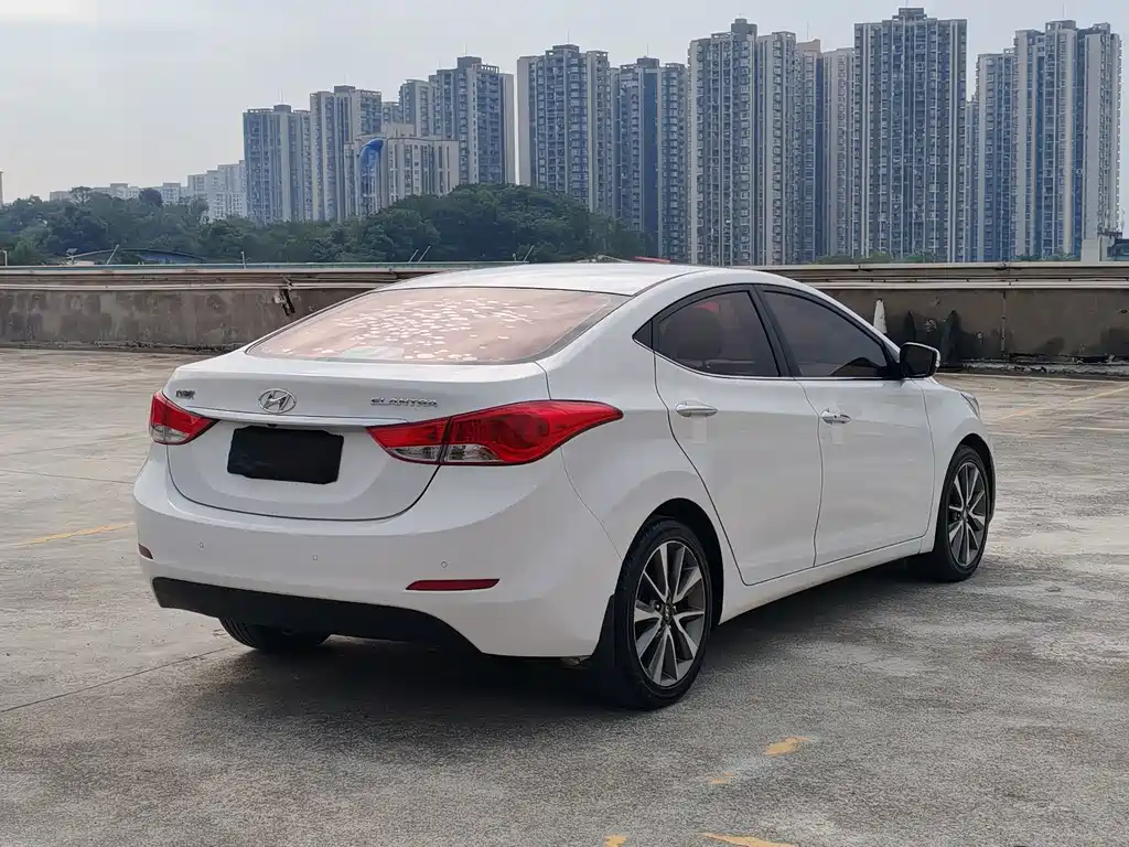 Hyundai Elantra Langdong — миниатюра 4