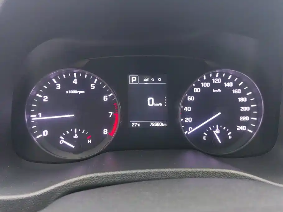 Hyundai Elantra — миниатюра 14