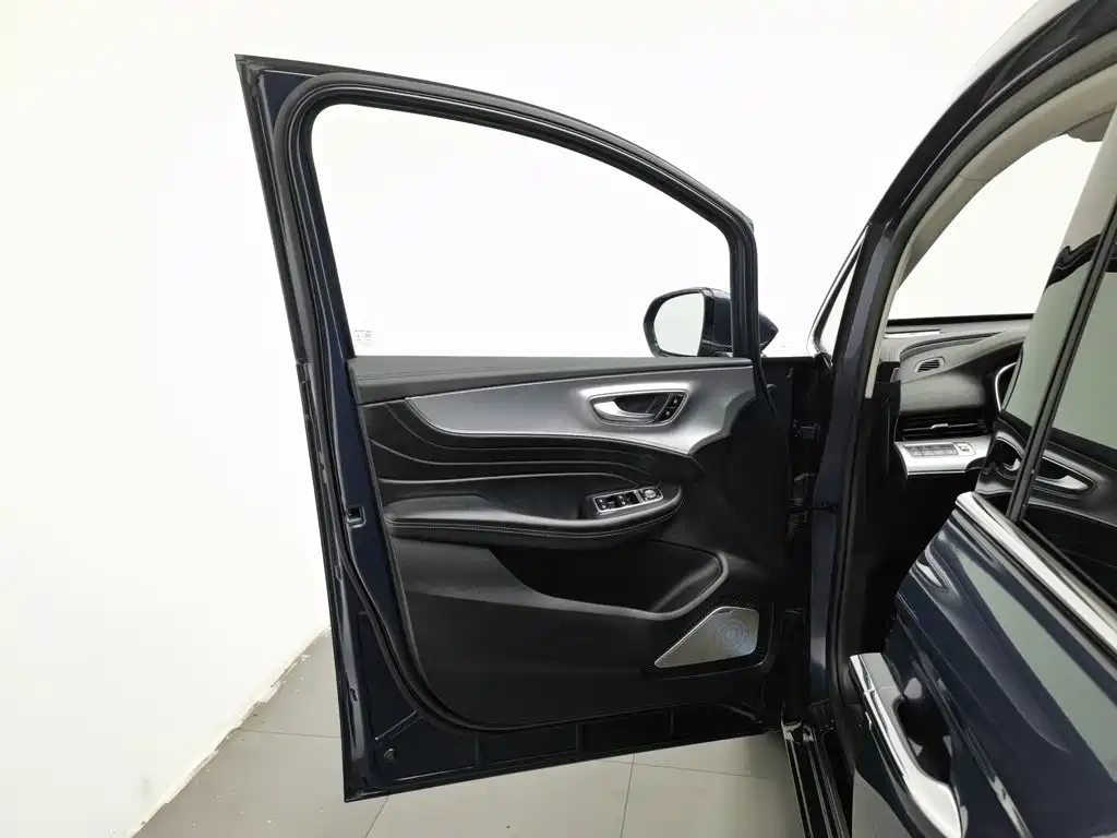 Roewe iMAX8 — миниатюра 8
