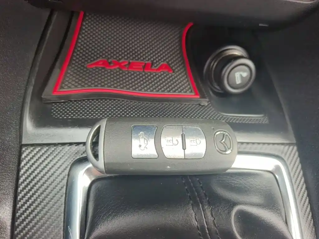 Mazda 3 Axela — миниатюра 9