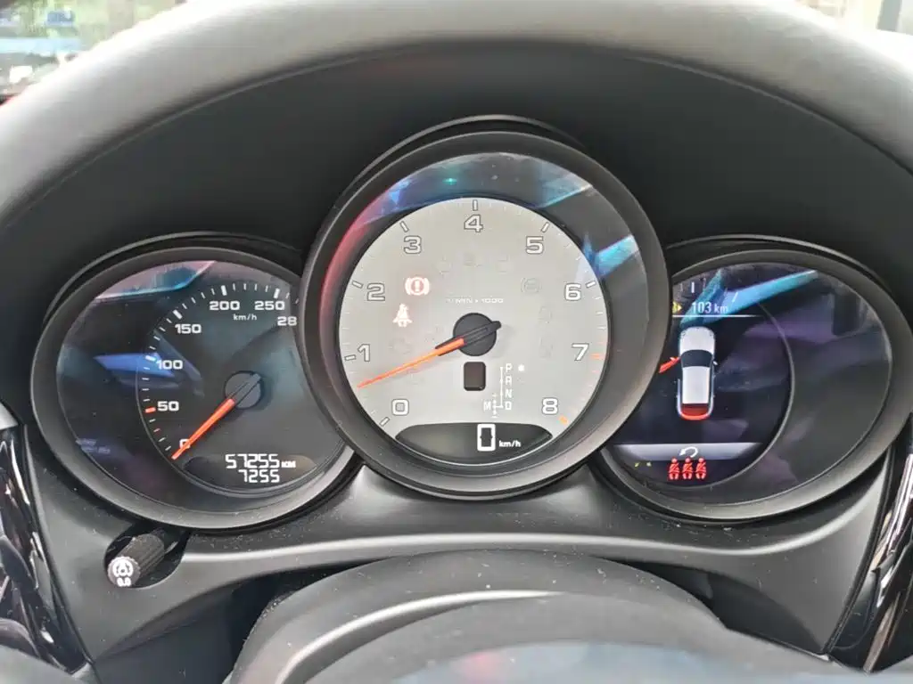 Porsche Macan — миниатюра 12