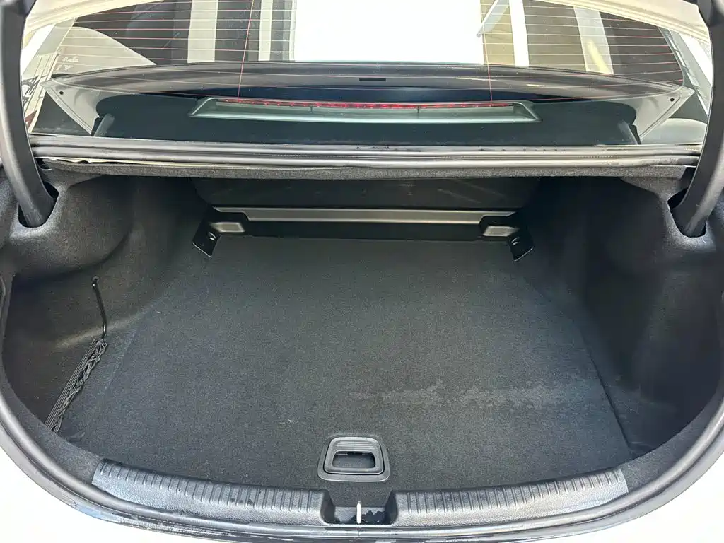 Mercedes-Benz C-Class — миниатюра 8