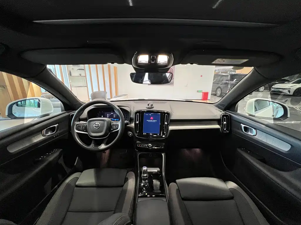 Volvo XC40 — миниатюра 13