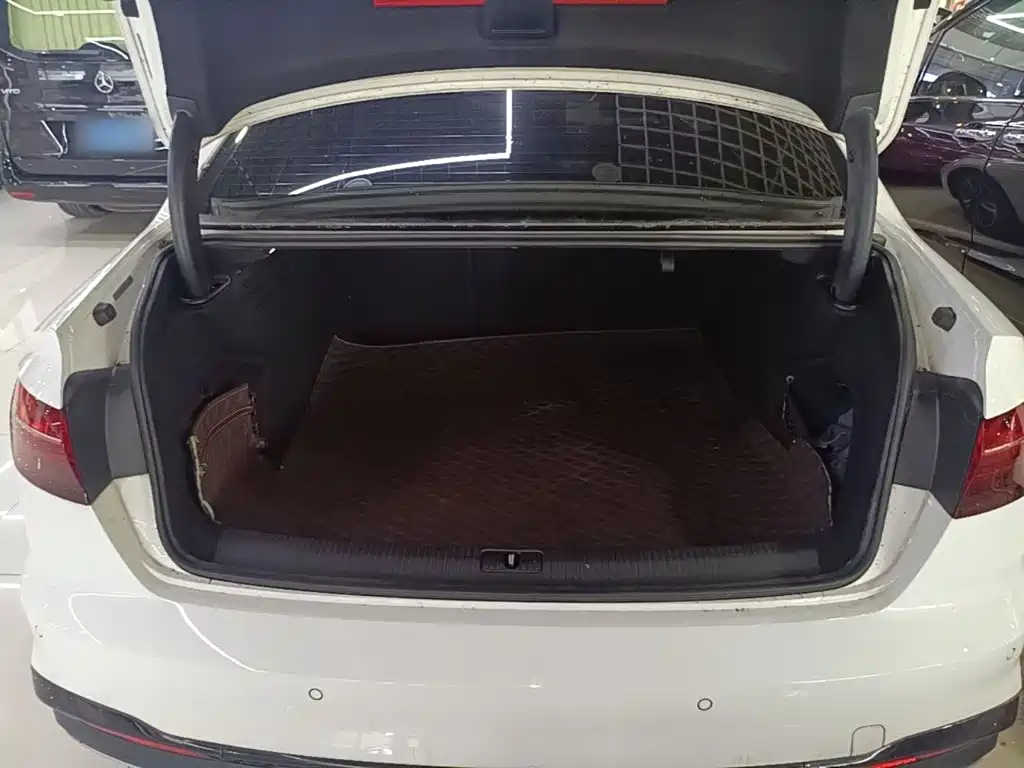 Audi A4L — миниатюра 19