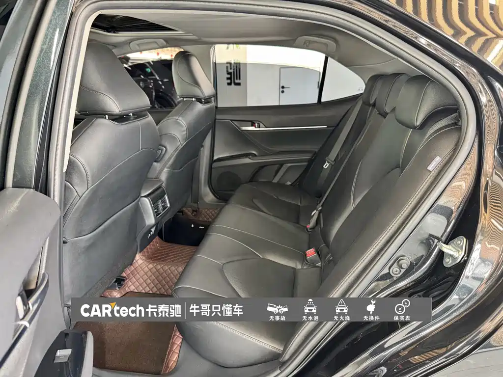 Toyota Camry — миниатюра 17