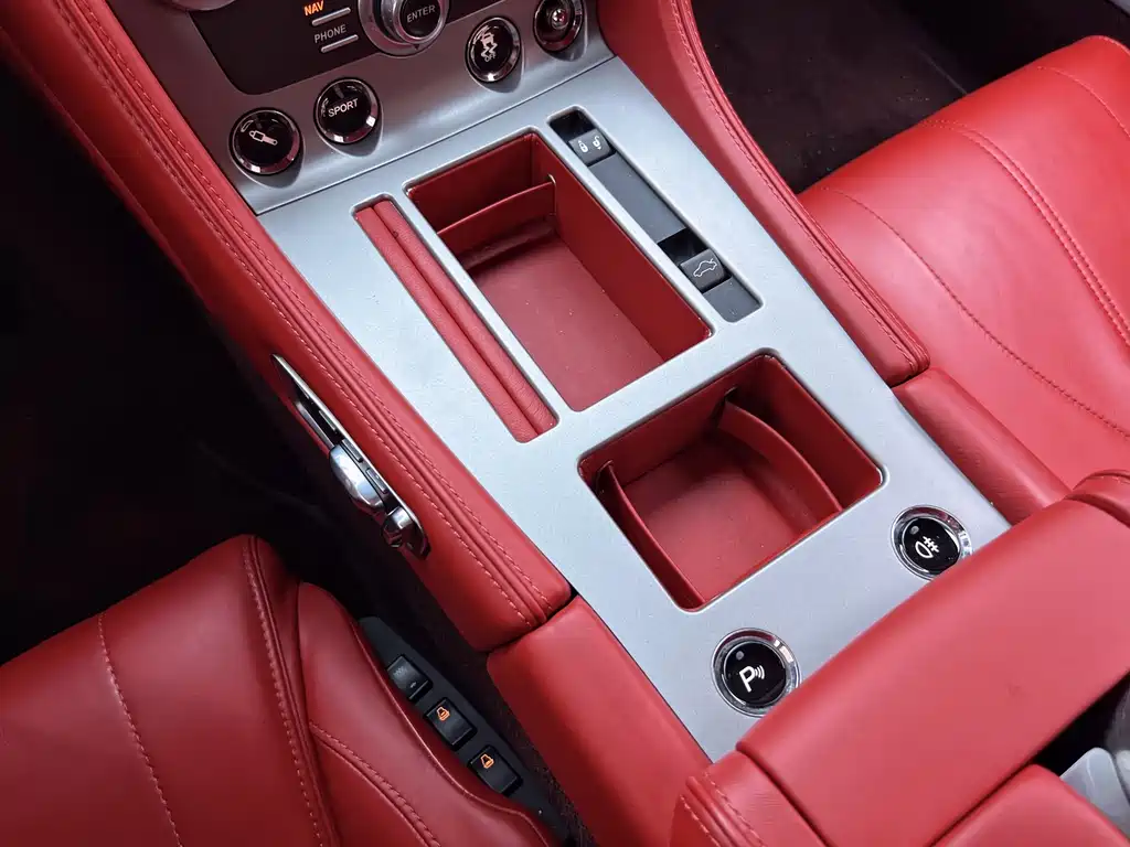 Aston Martin DB9 2013 6.0L Coupe