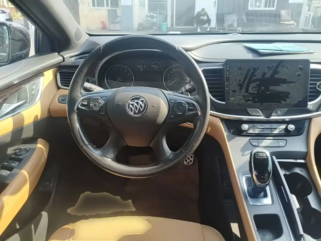 Buick LaCrosse — миниатюра 11