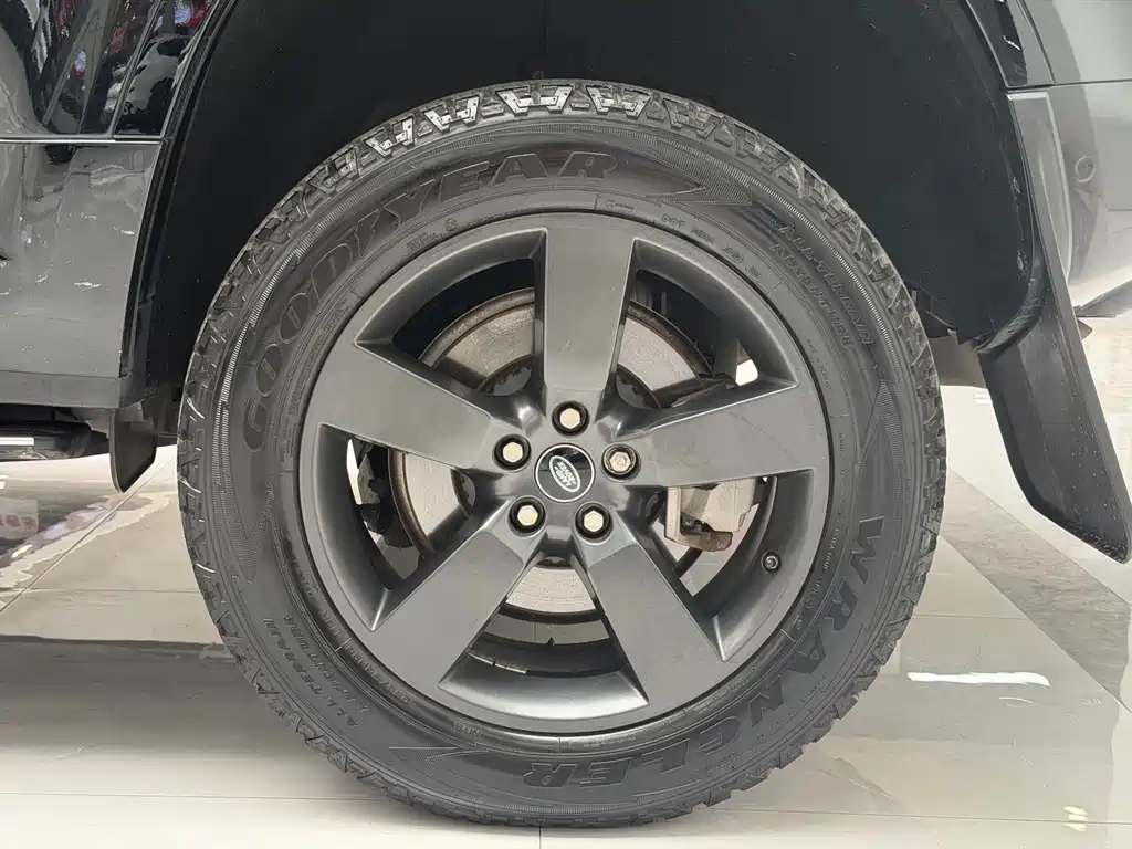 Land Rover Defender — миниатюра 15