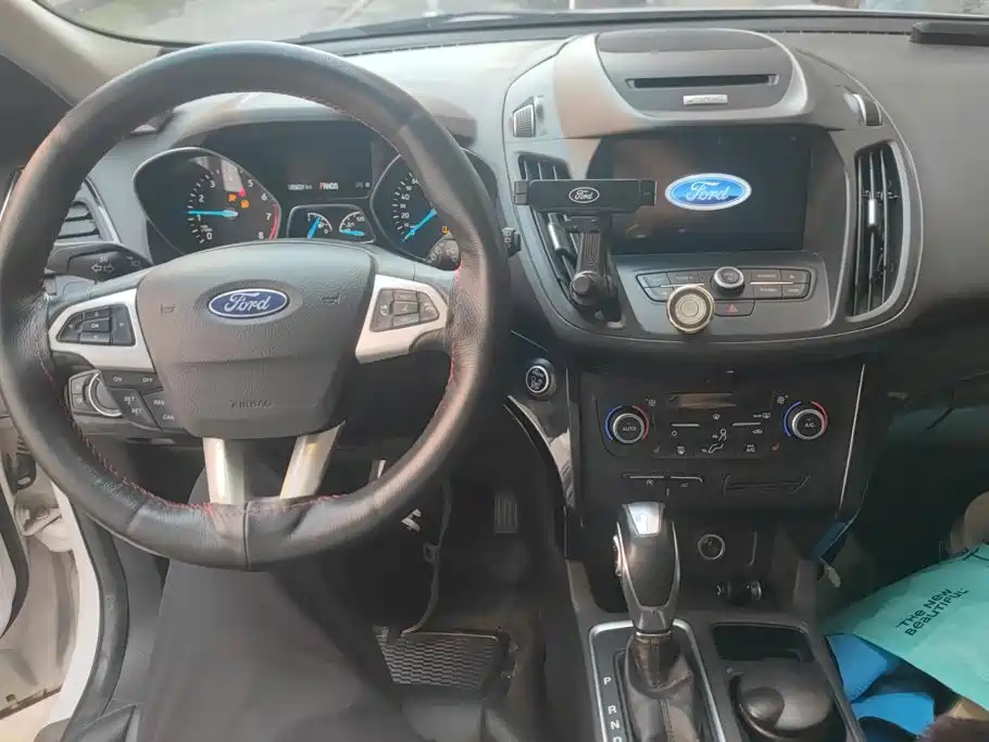 Ford Kuga — миниатюра 12