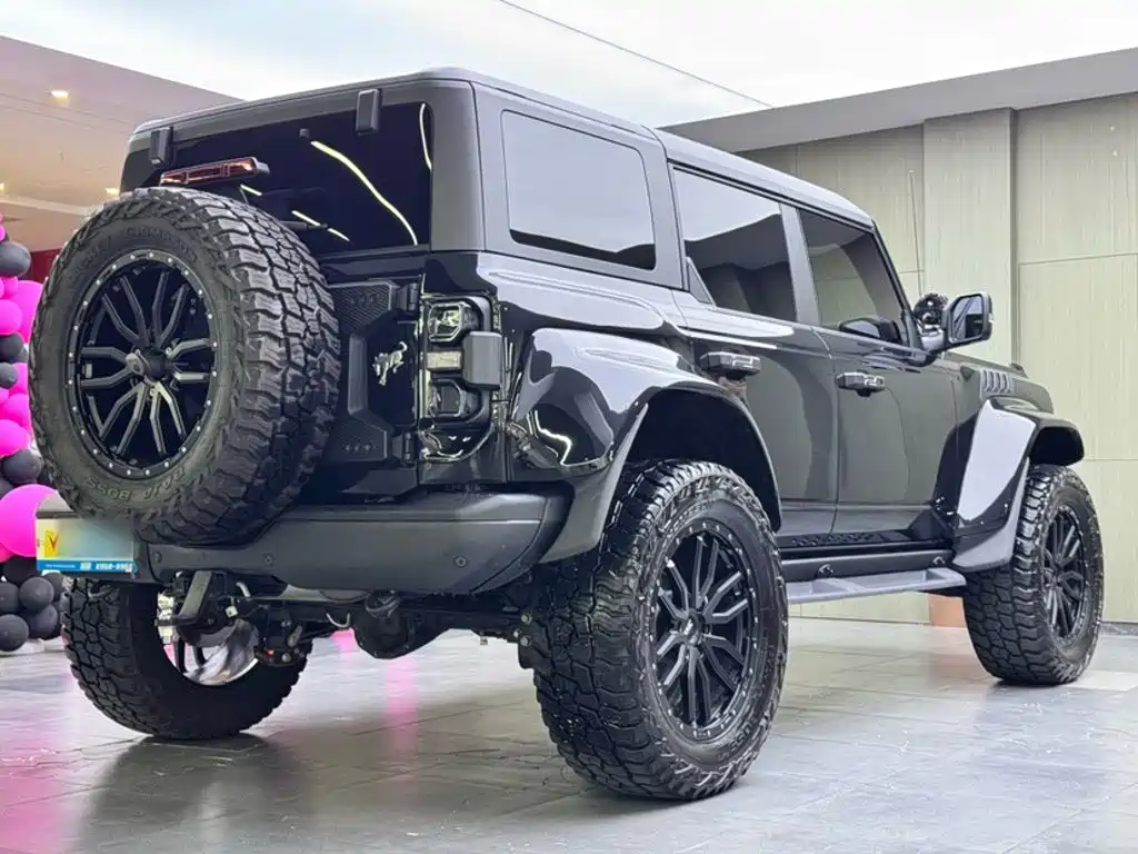 Ford Bronco — миниатюра 11