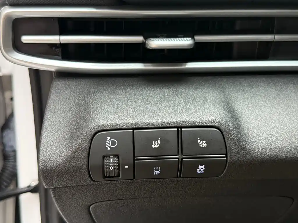 Hyundai Elantra — миниатюра 16
