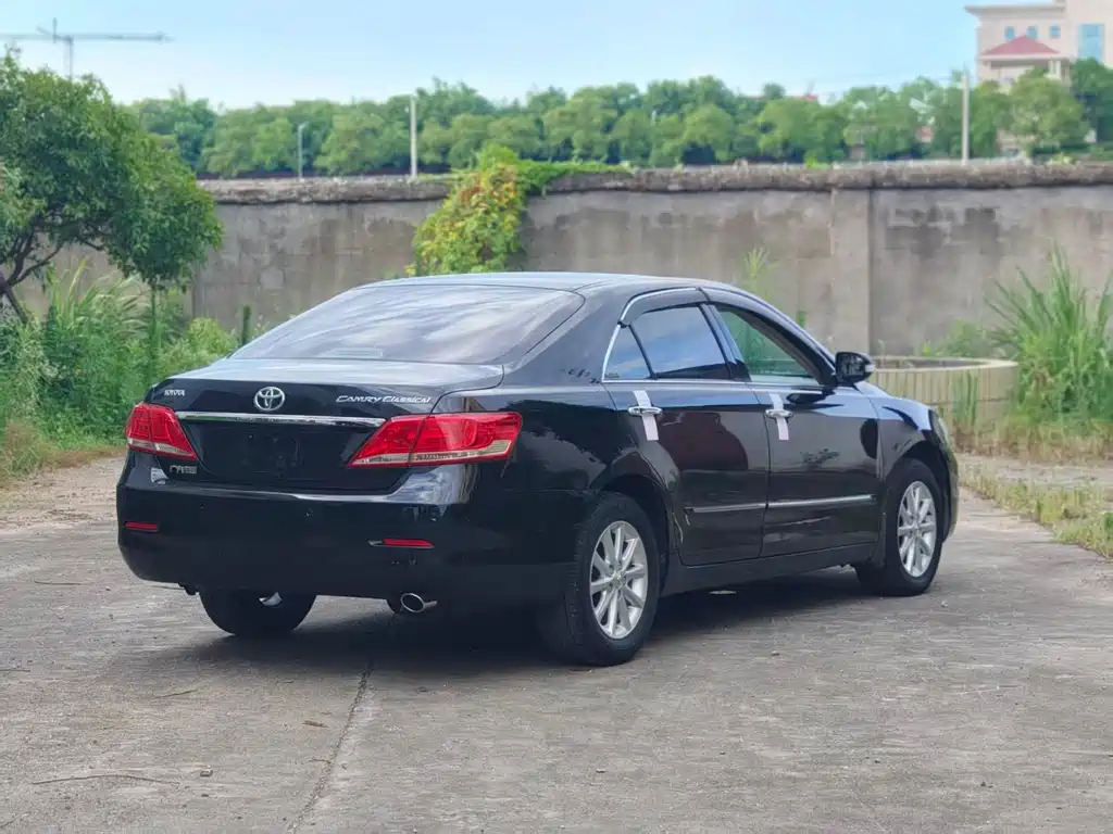 Toyota Camry — миниатюра 9