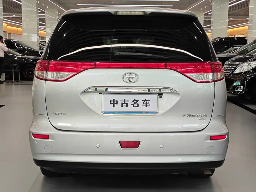 Toyota Previa — миниатюра 7