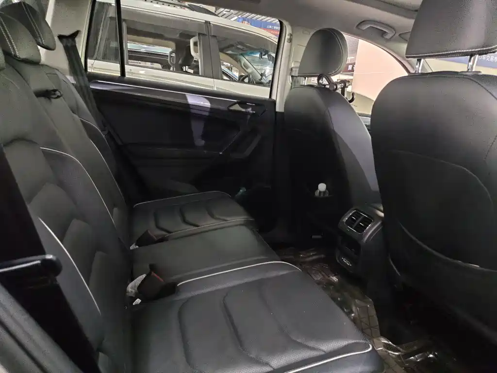 Volkswagen Tiguan L — миниатюра 10