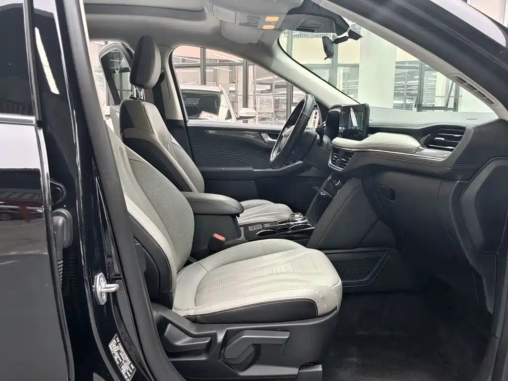 Ford Escape — миниатюра 8