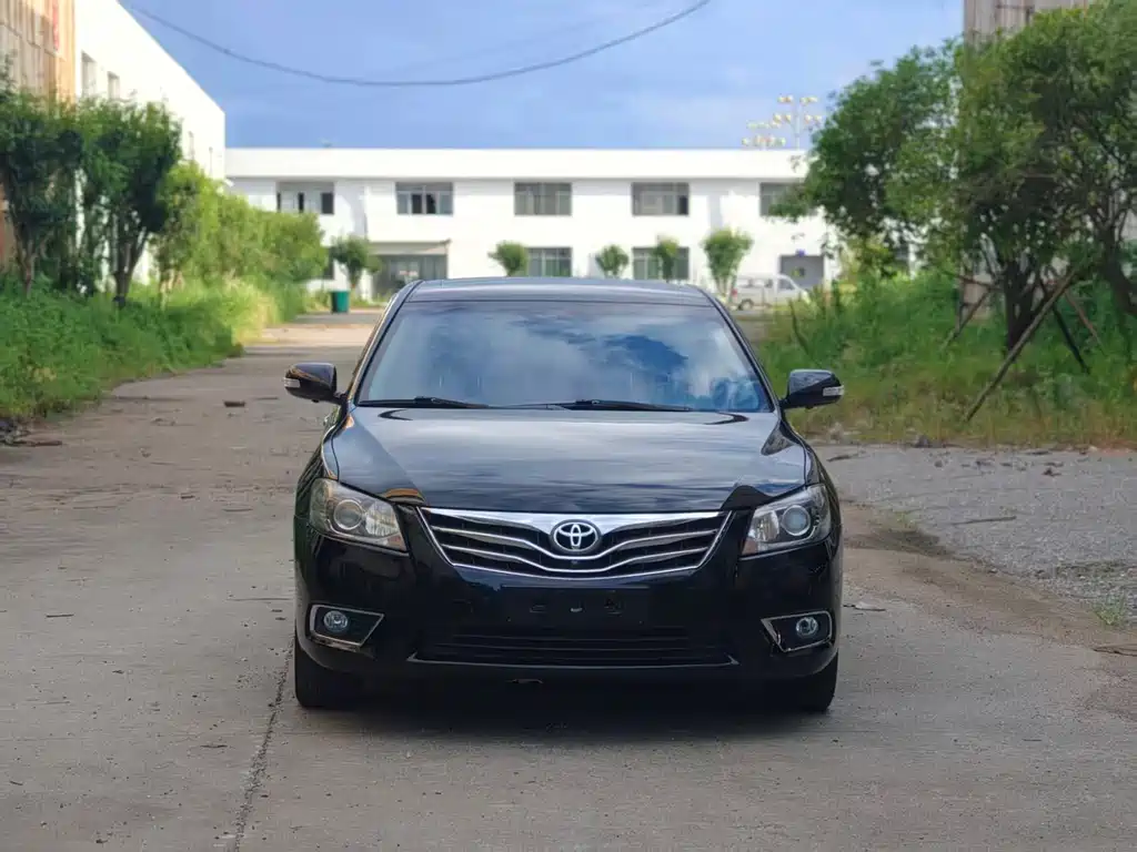 Toyota Camry — миниатюра 2
