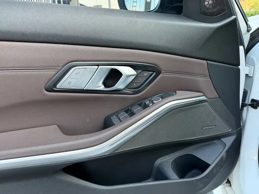 BMW 3 Series — миниатюра 12