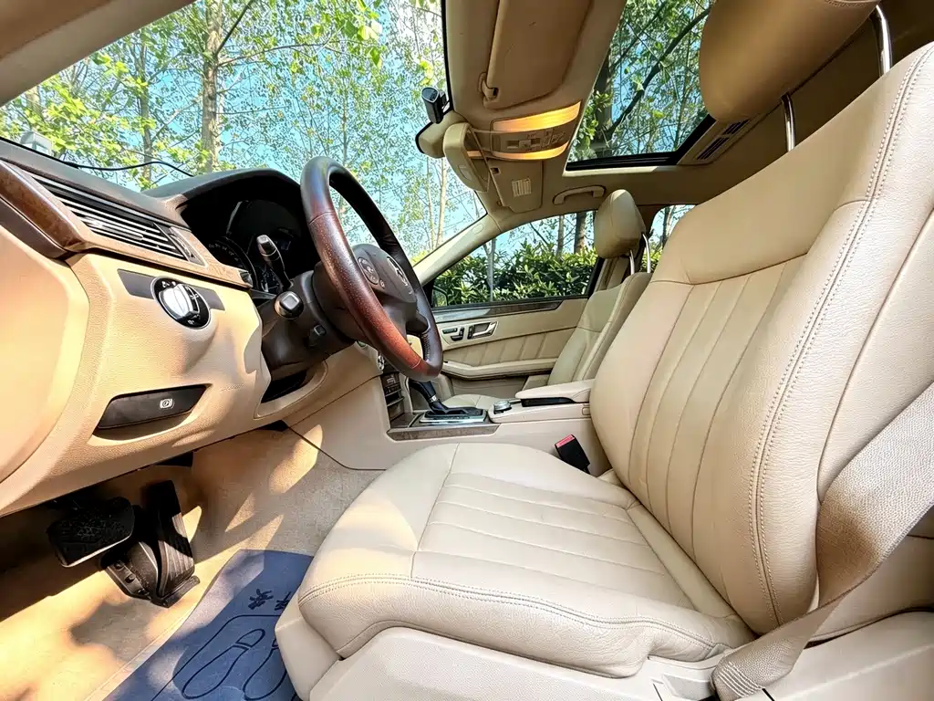 Mercedes-Benz E-Class (Import) — миниатюра 3