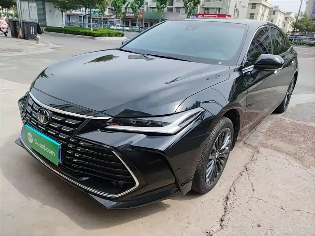 Купить Toyota Avalon