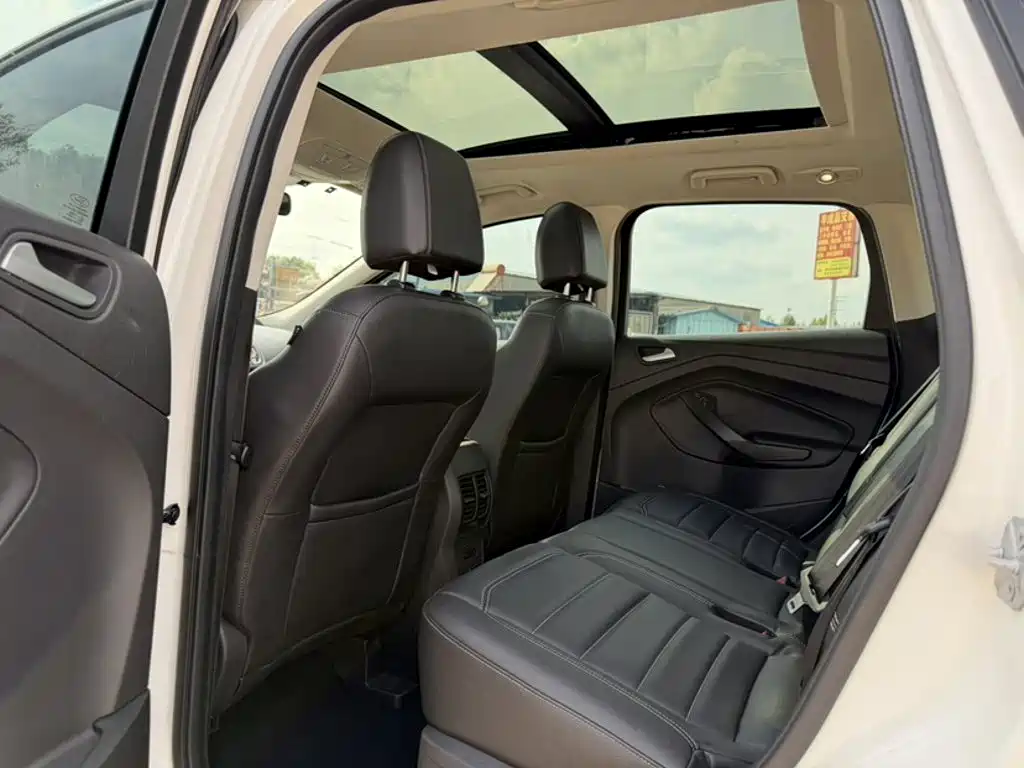 Ford Kuga — миниатюра 10